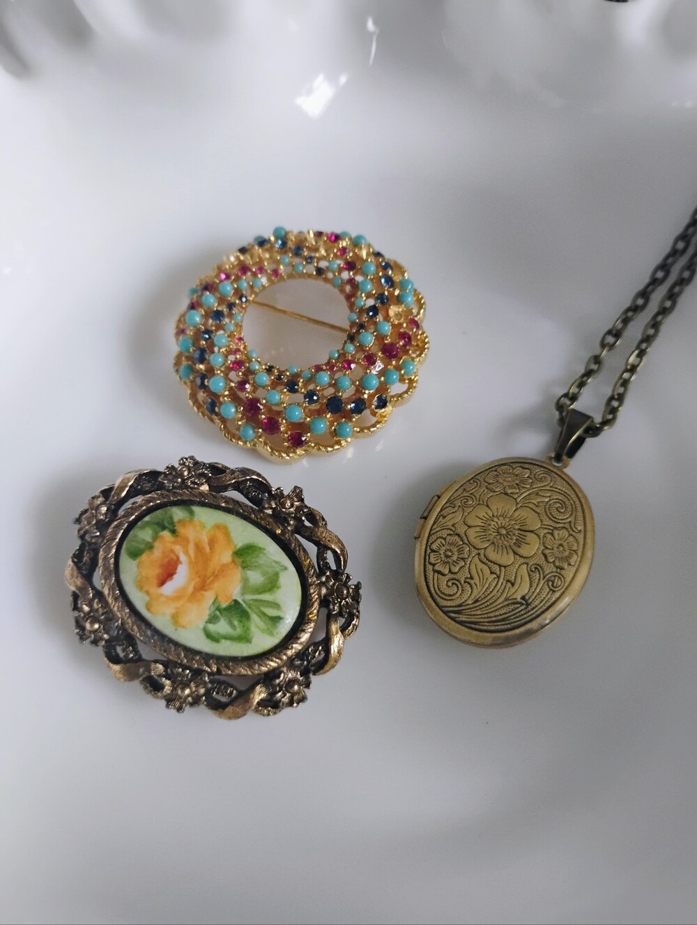 Vintage Estate Jewelry Collection, Antique Cameo Brooch, Vintage Jem Brooch, Loc